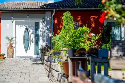Ein Garten an der Unterkunft Villa Croatia & Restaurant Adria