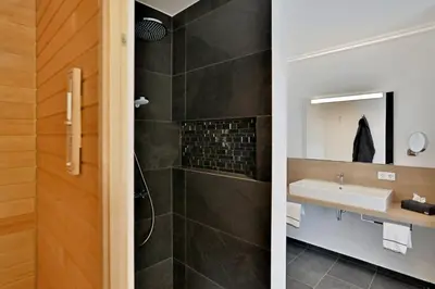 Ein Badezimmer in der Unterkunft Maximilians Domizil Edenkoben