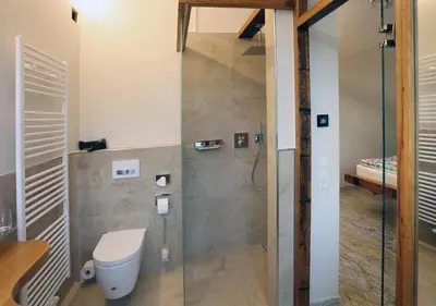 Ein Badezimmer in der Unterkunft Gästehaus Alte Glaserei