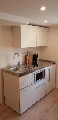 Küche/Küchenzeile in der Unterkunft Dreieich-Buchschlag, Breitseeweg