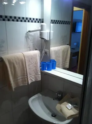 Ein Badezimmer in der Unterkunft Tauberhotel Kette