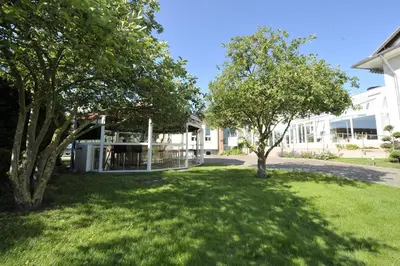 Ein Garten an der Unterkunft Hotel Monika