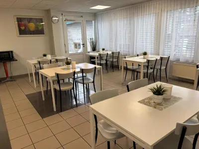 Ein Restaurant oder anderes Speiselokal in der Unterkunft Hotel Drei König- Ihr Transithotel