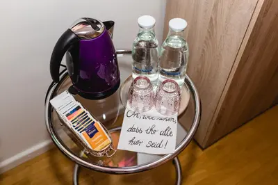 Getränke in der Unterkunft Modernes und gemütliches Designerzimmer