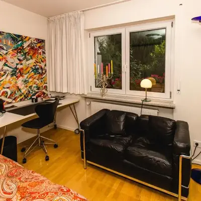Modernes und gemütliches Designerzimmer