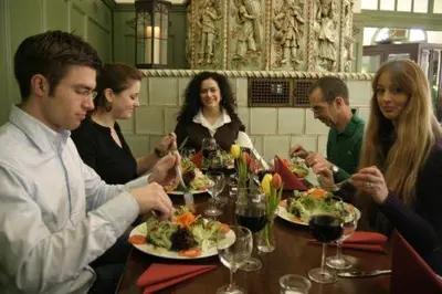 Essen im Hotel oder in der Nähe
