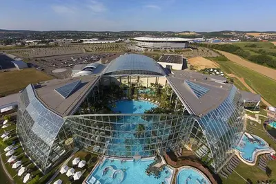 Der Swimmingpool an oder in der Nähe von Hotel Kick