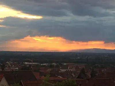 Blick auf den Sonnenuntergang/Sonnenaufgang von der Ferienwohnung aus oder aus der Nähe