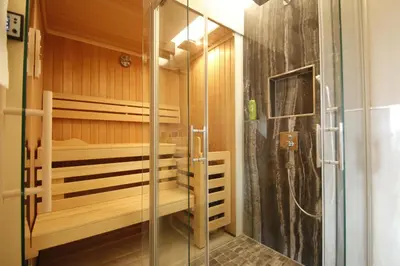 Ein Badezimmer in der Unterkunft Amelie No 1 Hotel & Appartements
