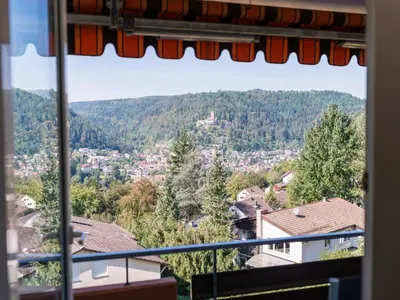 Ein allgemeiner Bergblick oder ein Berglick von des Hotels aus