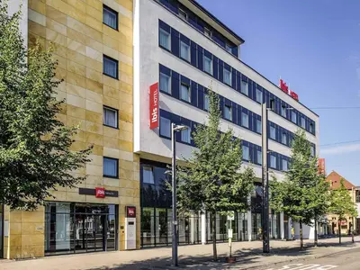 Das Gebäude in dem sich das Hotel befindet