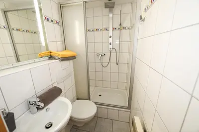 Ein Badezimmer in der Unterkunft Gästehaus Villa Wernz