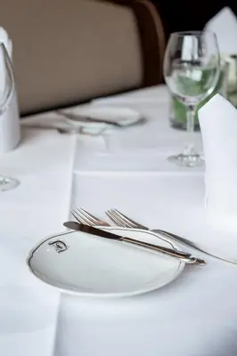 Ein Restaurant oder anderes Speiselokal in der Unterkunft Hotel Darstein