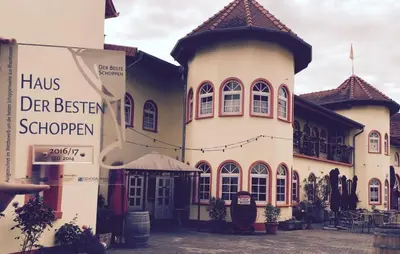 Das Gebäude in dem sich das Hotel befindet