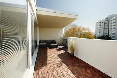 Ein Balkon oder eine Terrasse in der Unterkunft Stylisches Penthouse in Karlsruhe -Durlach