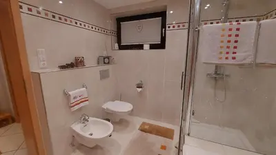 Ein Badezimmer in der Unterkunft Ferienwohnung Zum Weinberg bis 4 Personen - Im Herzen der Pfalz