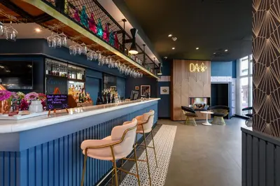Lounge oder Bar in der Unterkunft T H E Darmstadt