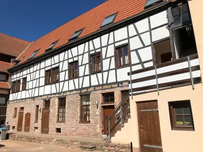 Das Gebäude in dem sich das Aparthotel befindet