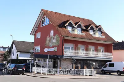 Das Gebäude in dem sich das Bed & Breakfast befindet