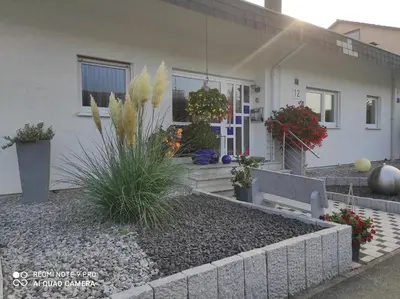 Ein Garten an der Unterkunft Ferienwohnung Gartenblick