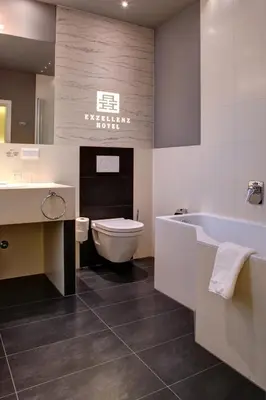 Ein Badezimmer in der Unterkunft The Heidelberg Exzellenz Hotel