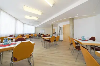 Ein Restaurant oder anderes Speiselokal in der Unterkunft Hotel Best one