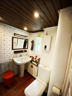Ein Badezimmer in der Unterkunft Hexenhäuschen Dreieichenhain