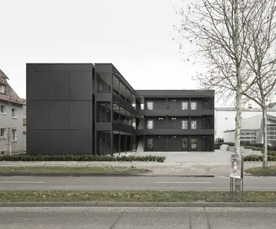 Das Gebäude in dem sich das Aparthotel befindet