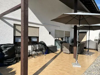 Ein Patio oder anderer Außenbereich in der Unterkunft xxl Apartment Sinsheim