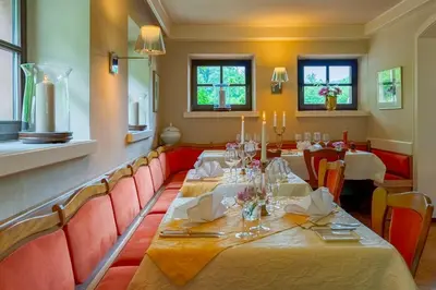 Ein Sitzbereich in der Unterkunft Landgasthof Geiersmühle
