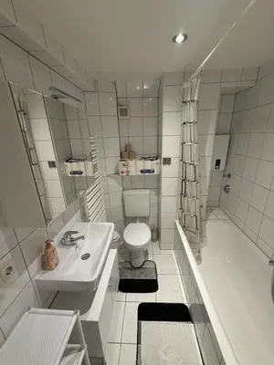 Ein Badezimmer in der Unterkunft Big, cosy and central apartment