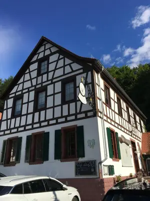 Das Gebäude in dem sich die Ferienwohnung befindet