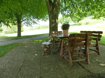 Ein Garten an der Unterkunft Ferienunterkünfte Zur Mühle