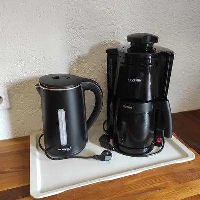 Kaffee-/Teezubehör in der Unterkunft Klimatisiertes Ferienhaus am Bauleuteweg 25