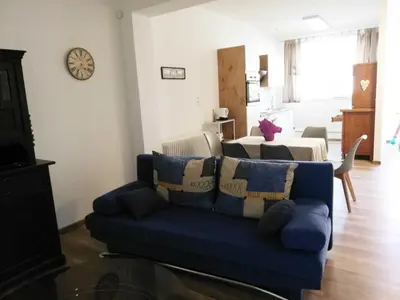 Ein Sitzbereich in der Unterkunft Ferienwohnung Gudi