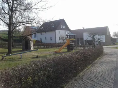 Ein Kinderspielbereich in der Unterkunft Kreuzdellenhof Ferienzimmer