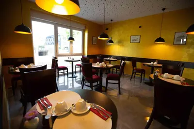 Ein Restaurant oder anderes Speiselokal in der Unterkunft Heilbronner Hotel am schönen Theater