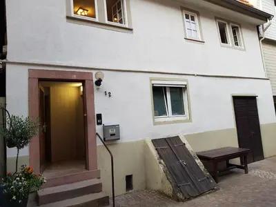 Das Gebäude in dem sich die Ferienwohnung befindet