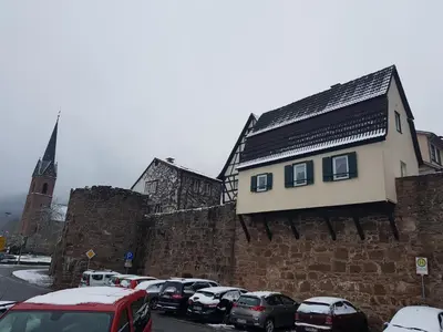 Das Gebäude in dem sich die Ferienwohnung befindet