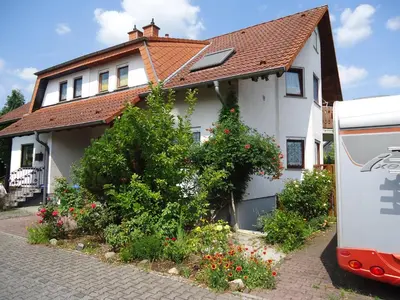 Das Gebäude in dem sich die Ferienwohnung befindet