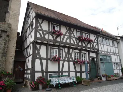 Das Gebäude in dem sich die Ferienwohnung befindet