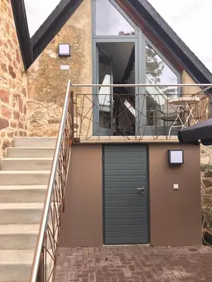 Ein Balkon oder eine Terrasse in der Unterkunft Apartment für zwei Personen in romantischem Weindorf