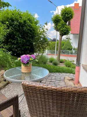 Ein Garten an der Unterkunft Ferienwohnung Wanderlust