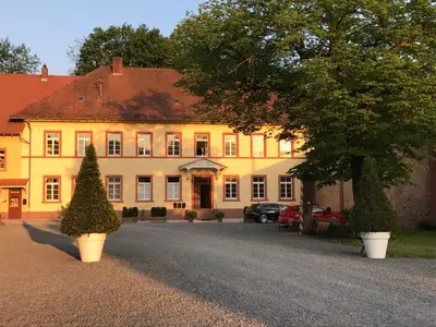 Das Gebäude in dem sich die Ferienwohnung befindet