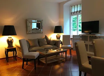 TV/Unterhaltungsangebot in der Unterkunft Elegantes Gästeapartment Verano in Schloß und Hofgut Langenzell