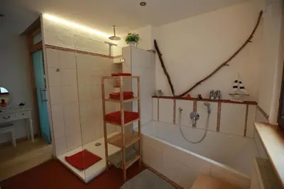 Ein Badezimmer in der Unterkunft Maison Marie