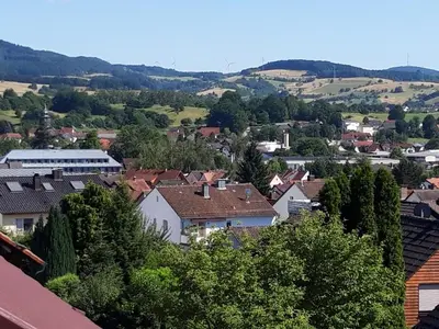 Ein allgemeiner Bergblick oder ein Berglick von der Ferienwohnung aus