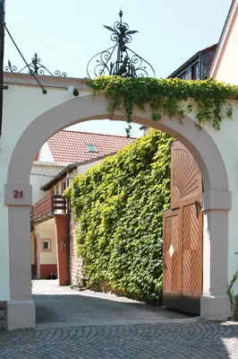 Das Gebäude in dem sich die Pension befindet