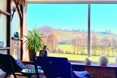 Ein allgemeiner Bergblick oder ein Berglick von des Hotels aus