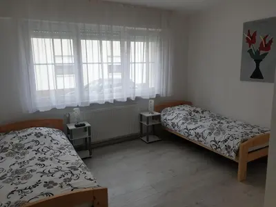 Ein Bett oder Betten in einem Zimmer der Unterkunft Wohnung, Zimmer in Frankfurt Flughafen zu vermieten